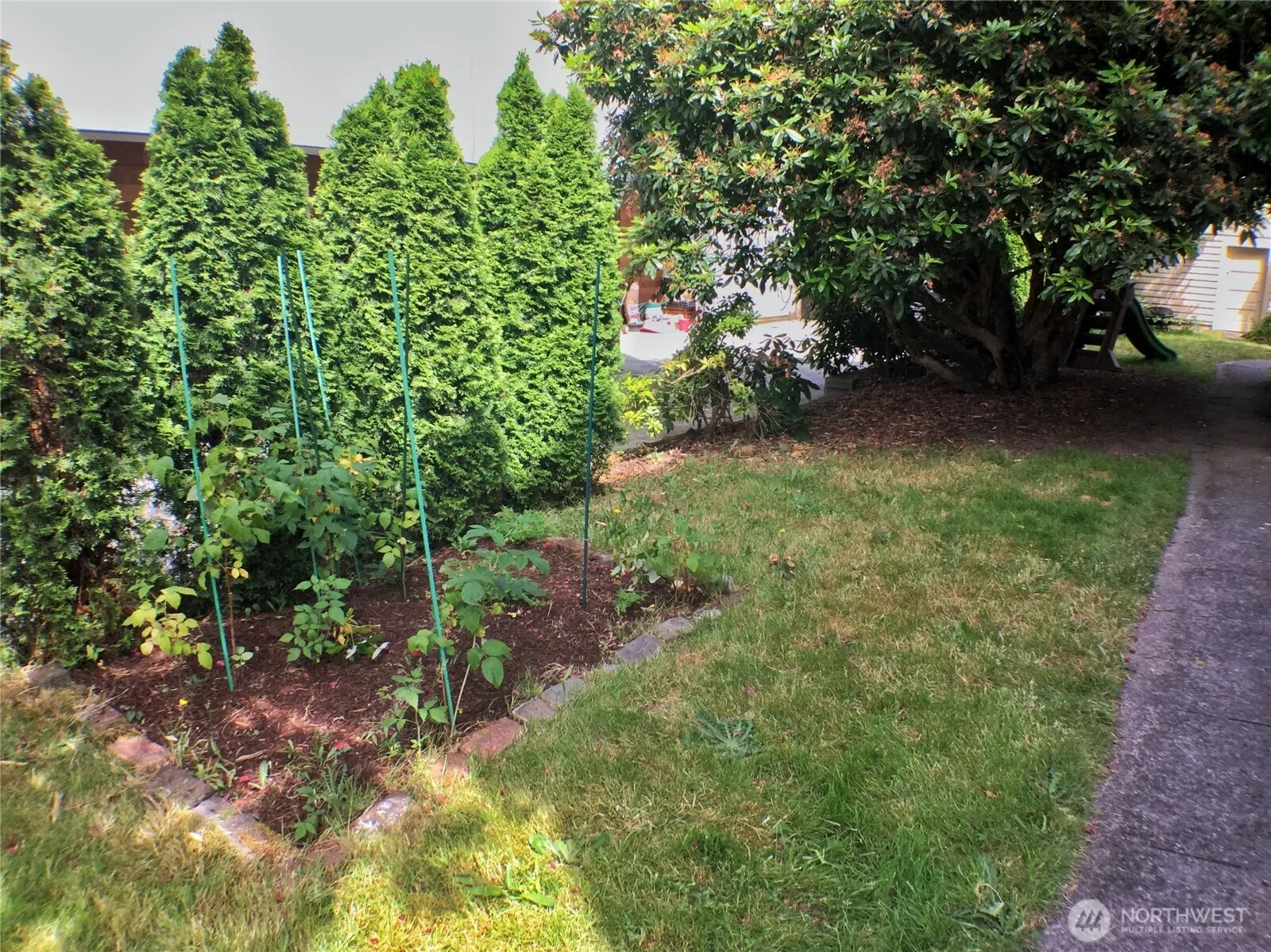 910 NW 52nd Street , Seattle, WA 98107
