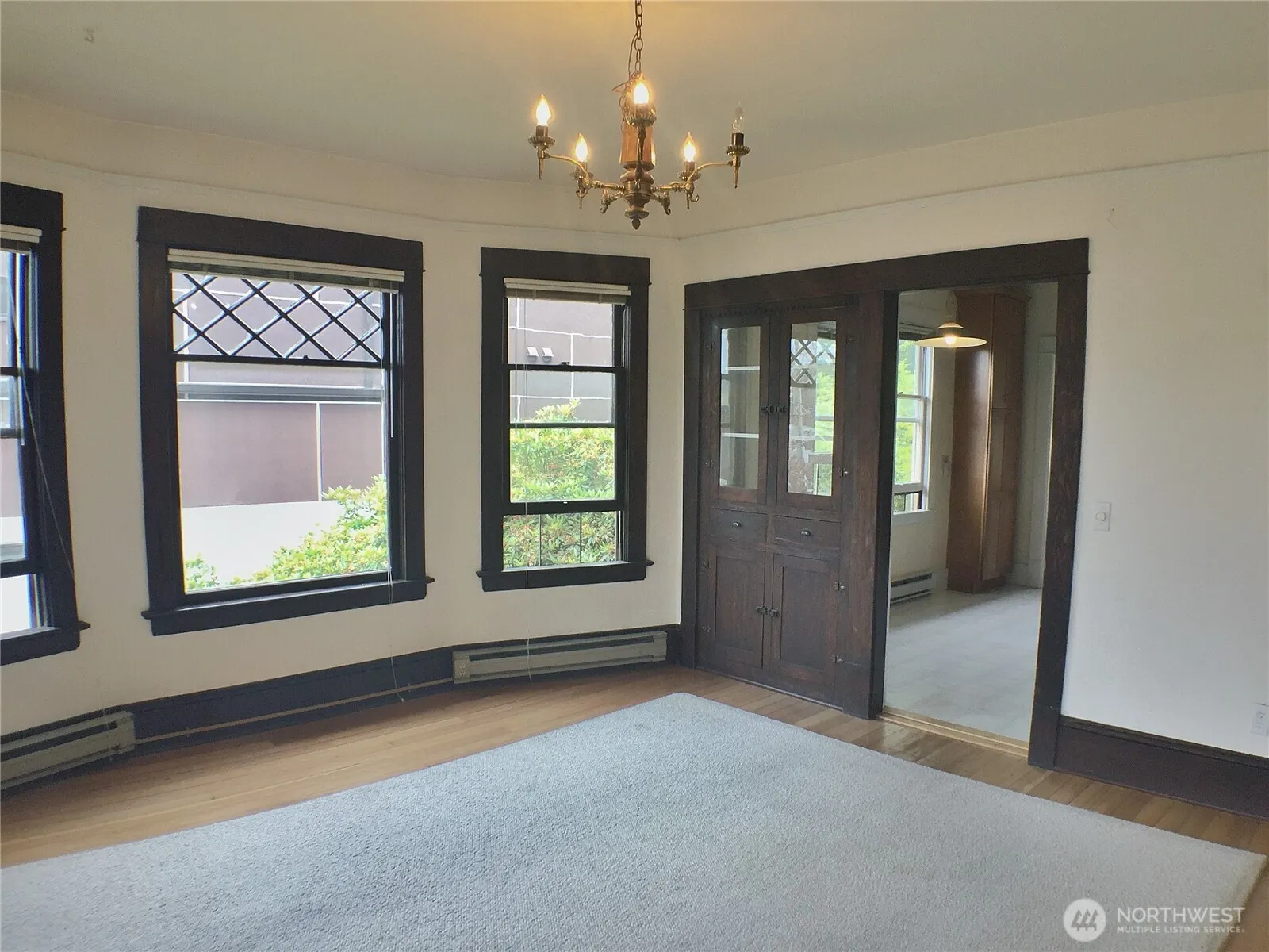 910 NW 52nd Street , Seattle, WA 98107