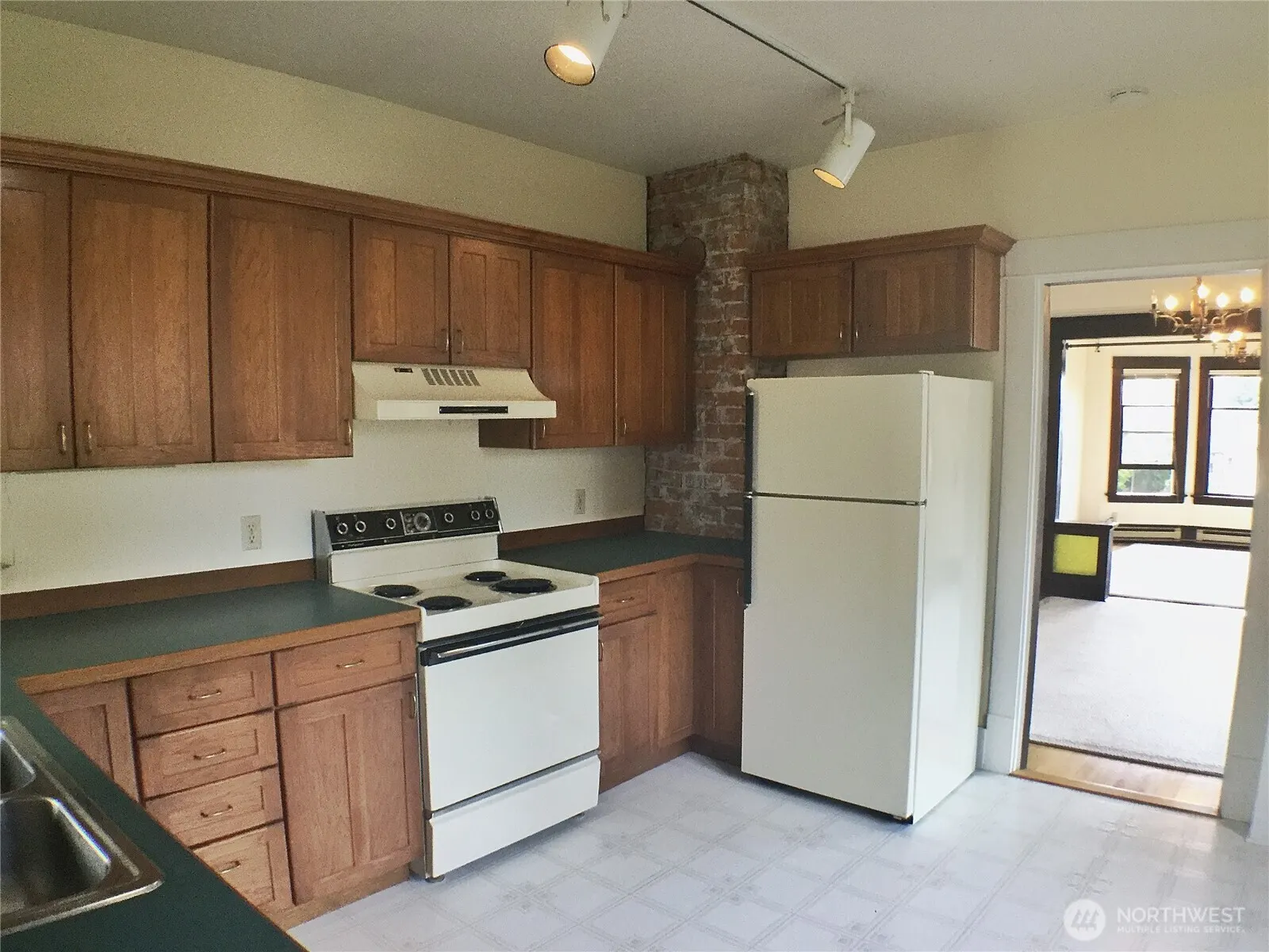 910 NW 52nd Street , Seattle, WA 98107