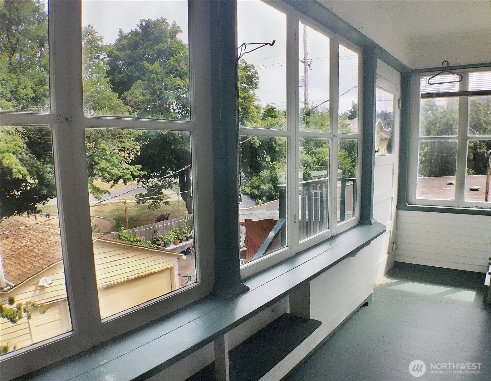 910 NW 52nd Street , Seattle, WA 98107