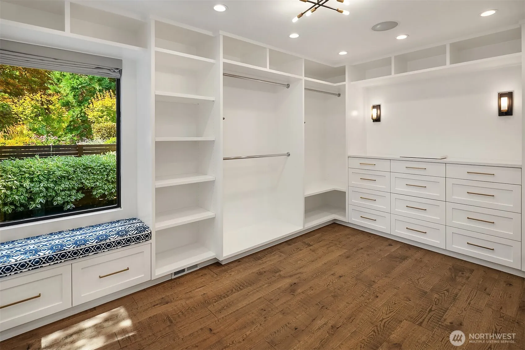9602 SE 7th Street , Bellevue, WA 98004