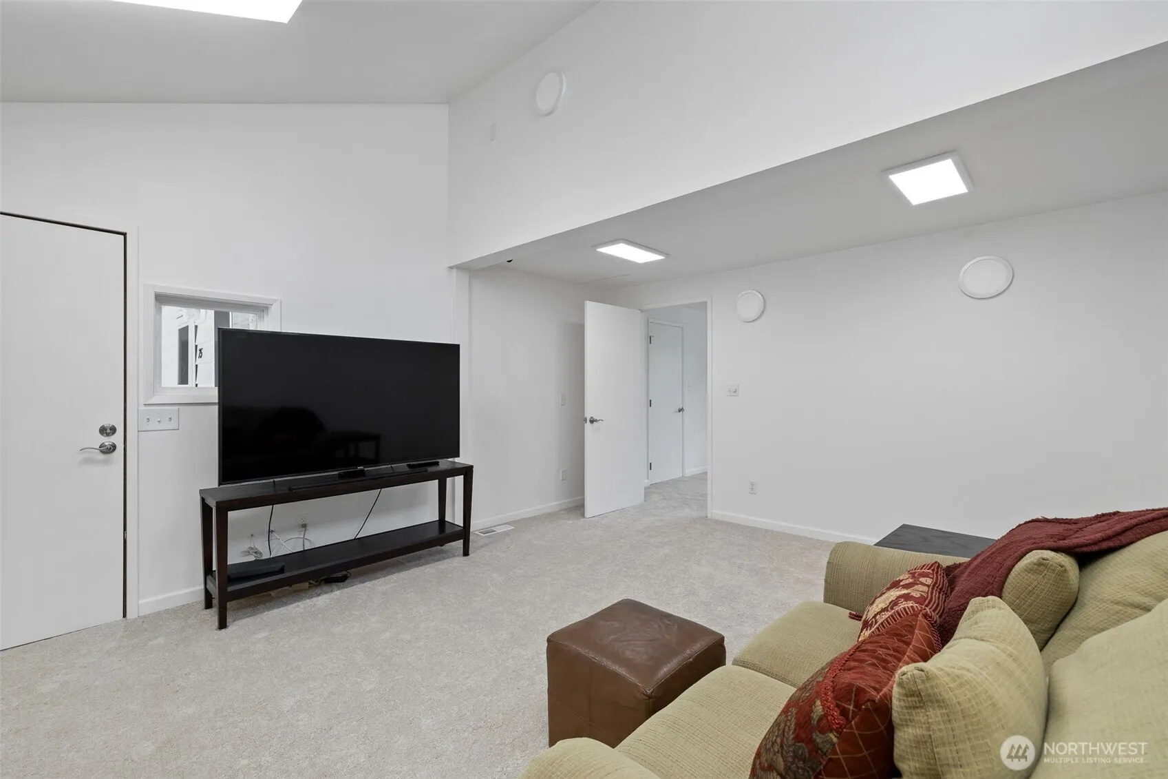 75 157th Avenue SE, Bellevue, WA 98008
