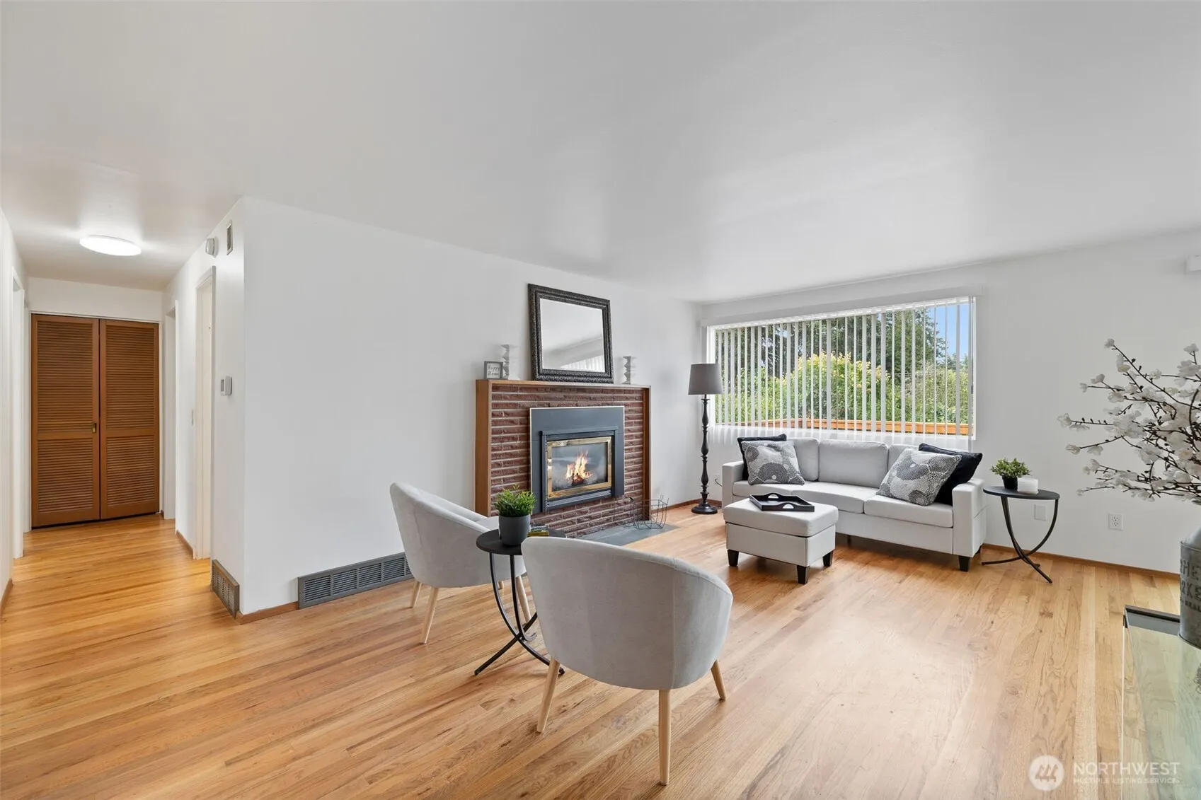75 157th Avenue SE, Bellevue, WA 98008