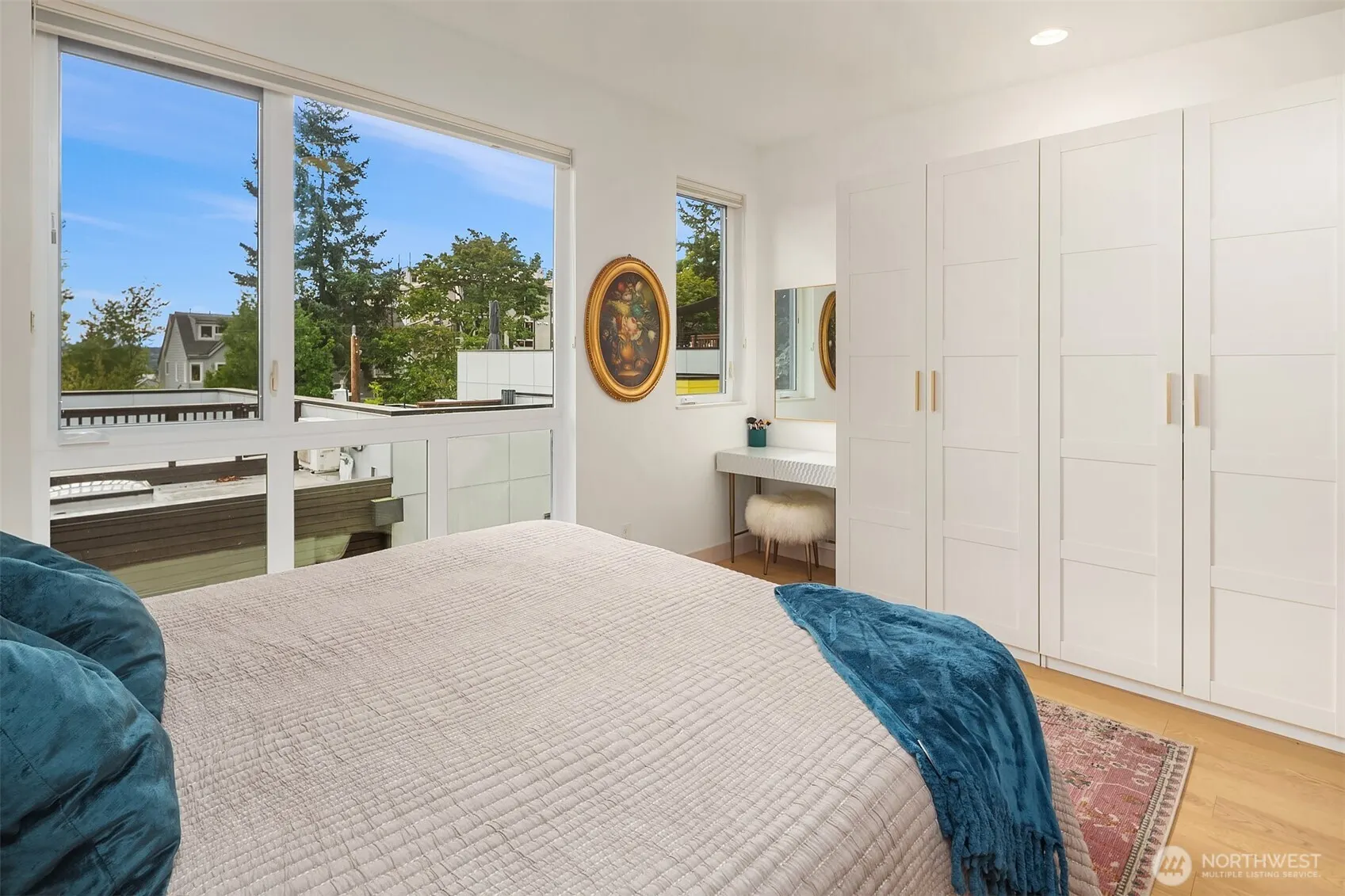 3805 Fremont Lane N, Seattle, WA 98103
