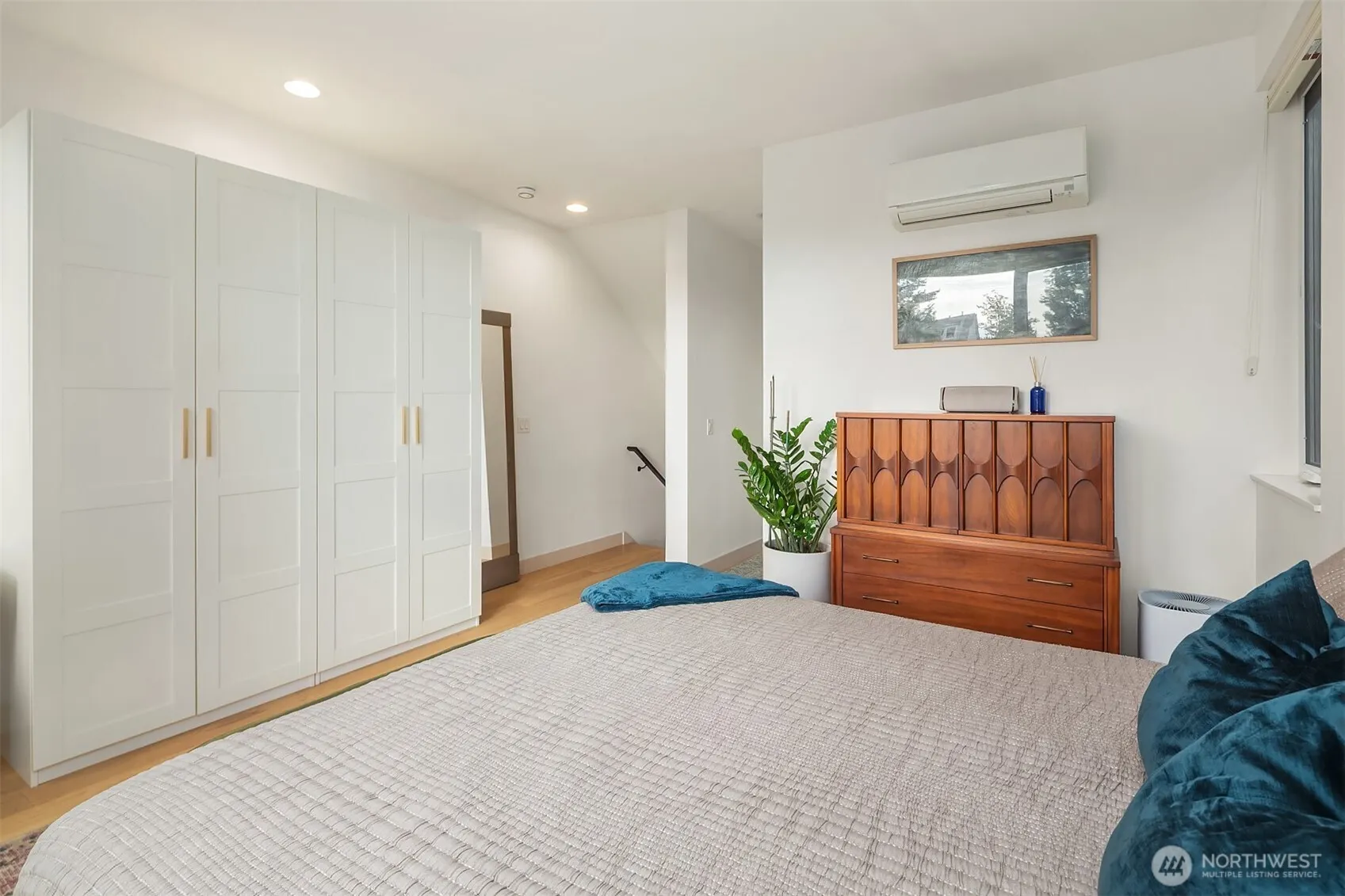 3805 Fremont Lane N, Seattle, WA 98103