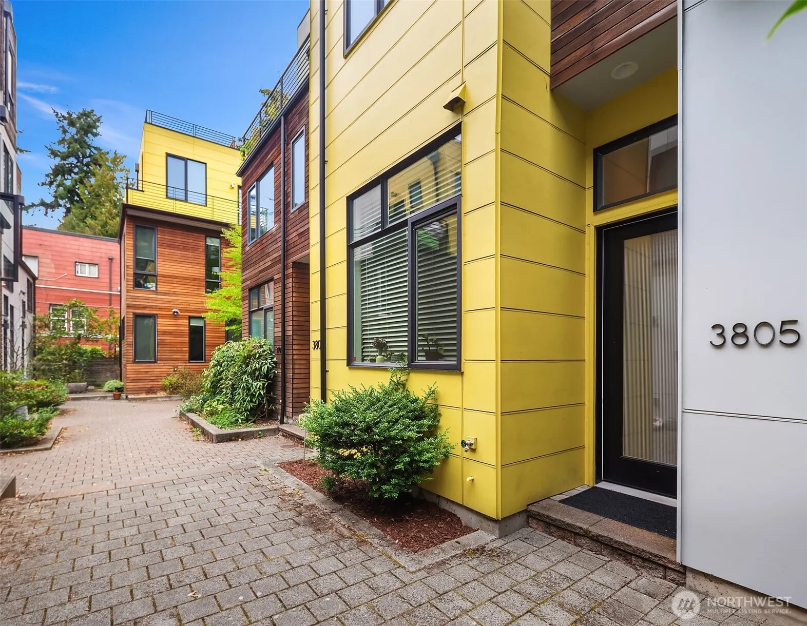 3805 Fremont Lane N, Seattle, WA 98103