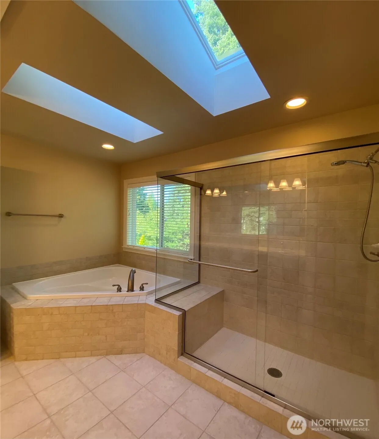 11215 NE 116th Place , Kirkland, WA 98034