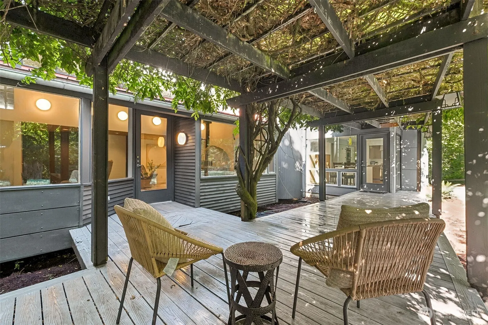 26031 SE 156 Street , Issaquah, WA 98027-8259