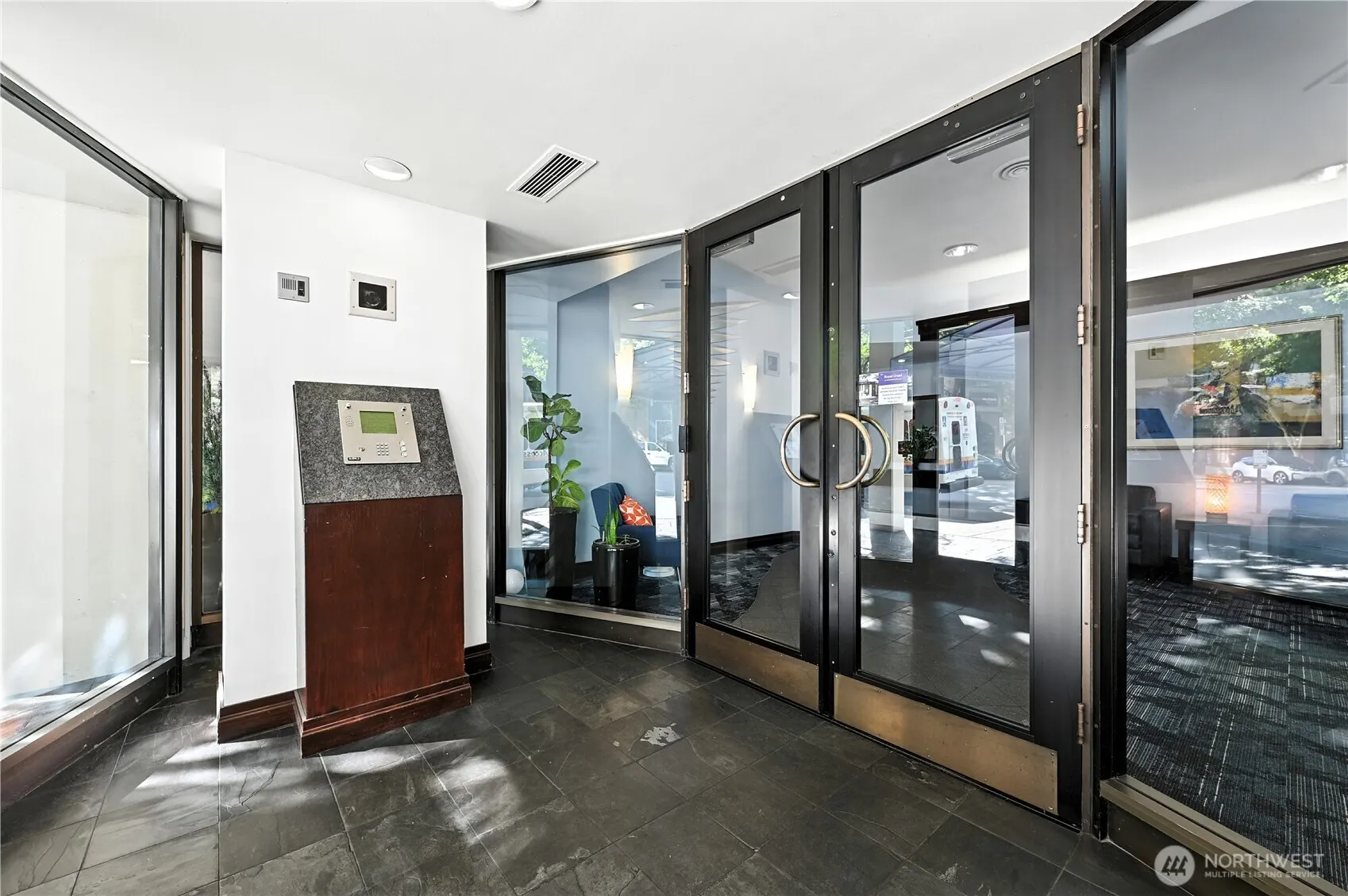 2100 3rd Avenue #1604, Seattle, WA 98121