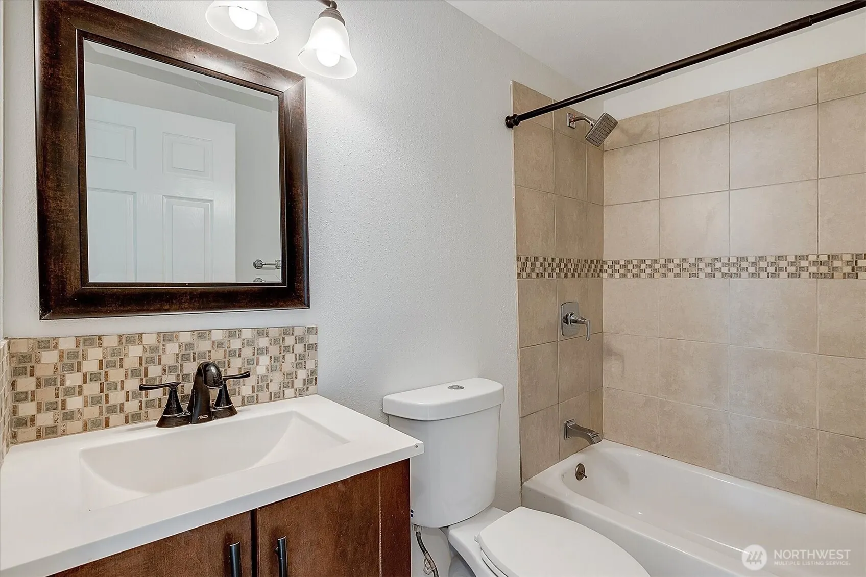 6411 28th Avenue S, Seattle, WA 98108