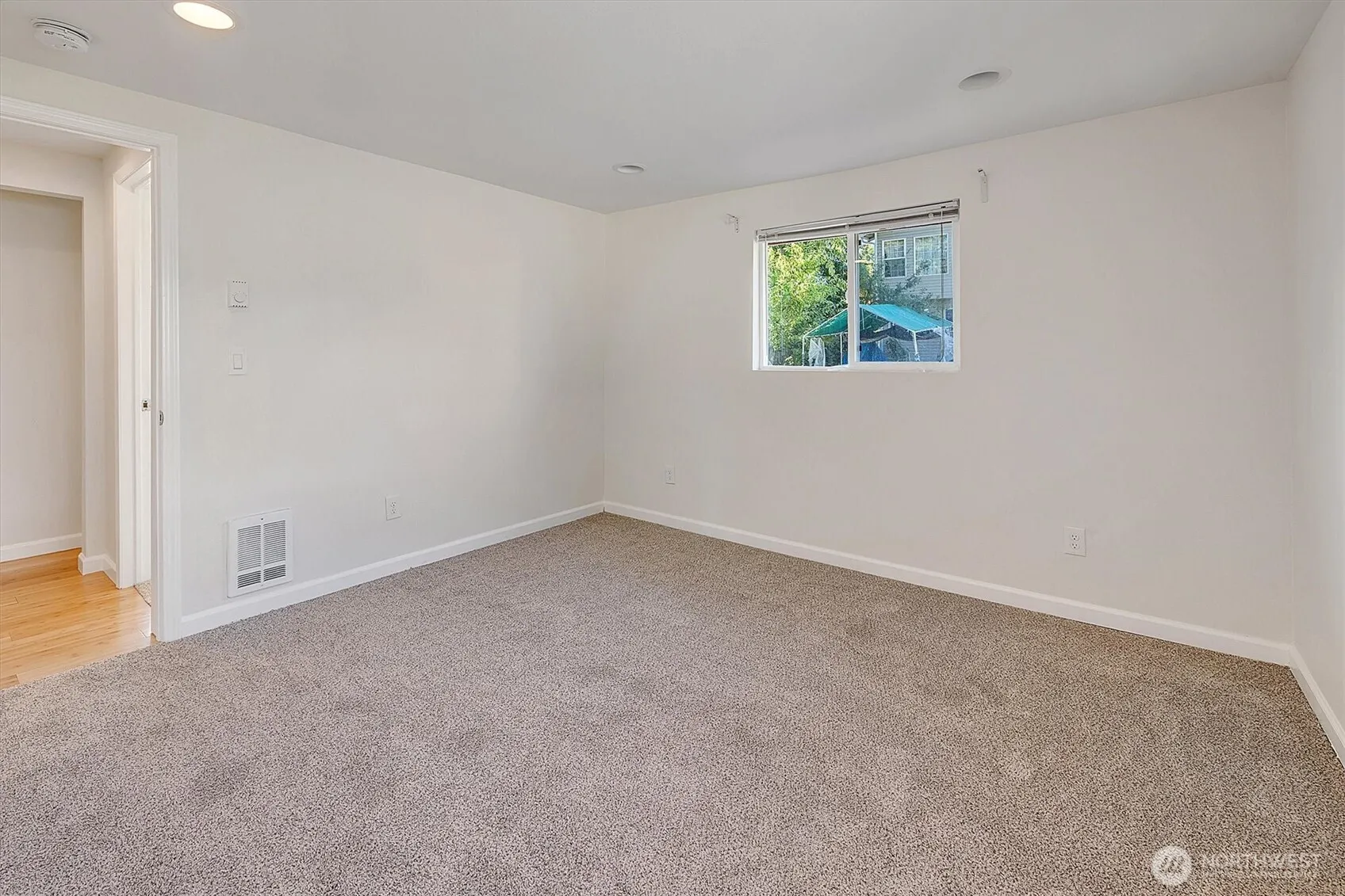 6411 28th Avenue S, Seattle, WA 98108