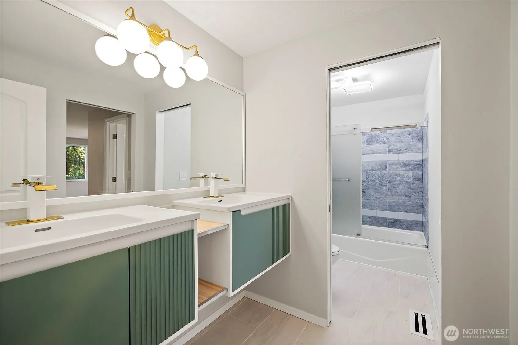 21911 4th Avenue SE, Bothell, WA 98021