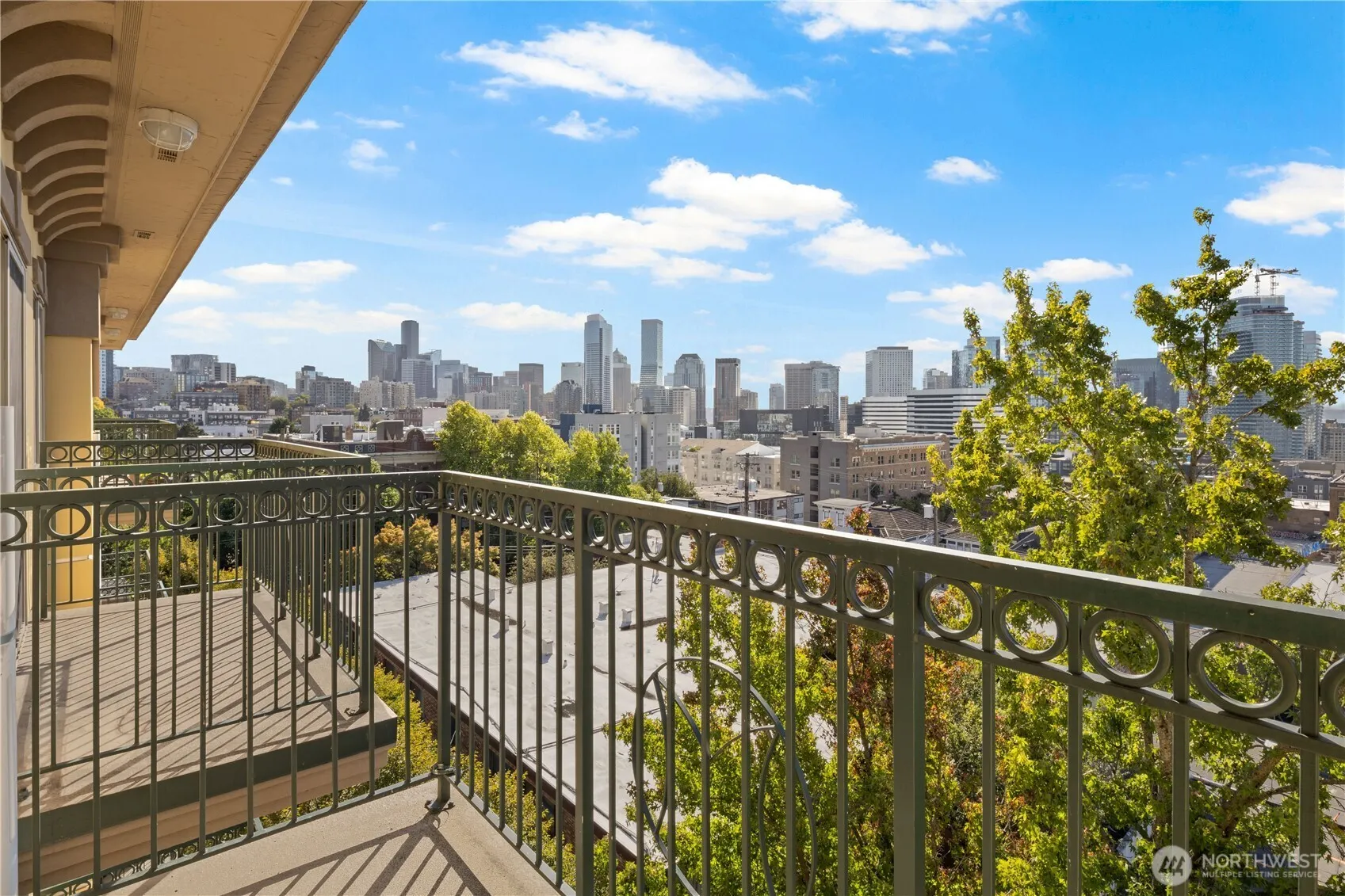 700 E Denny Way #PH3, Seattle, WA 98122