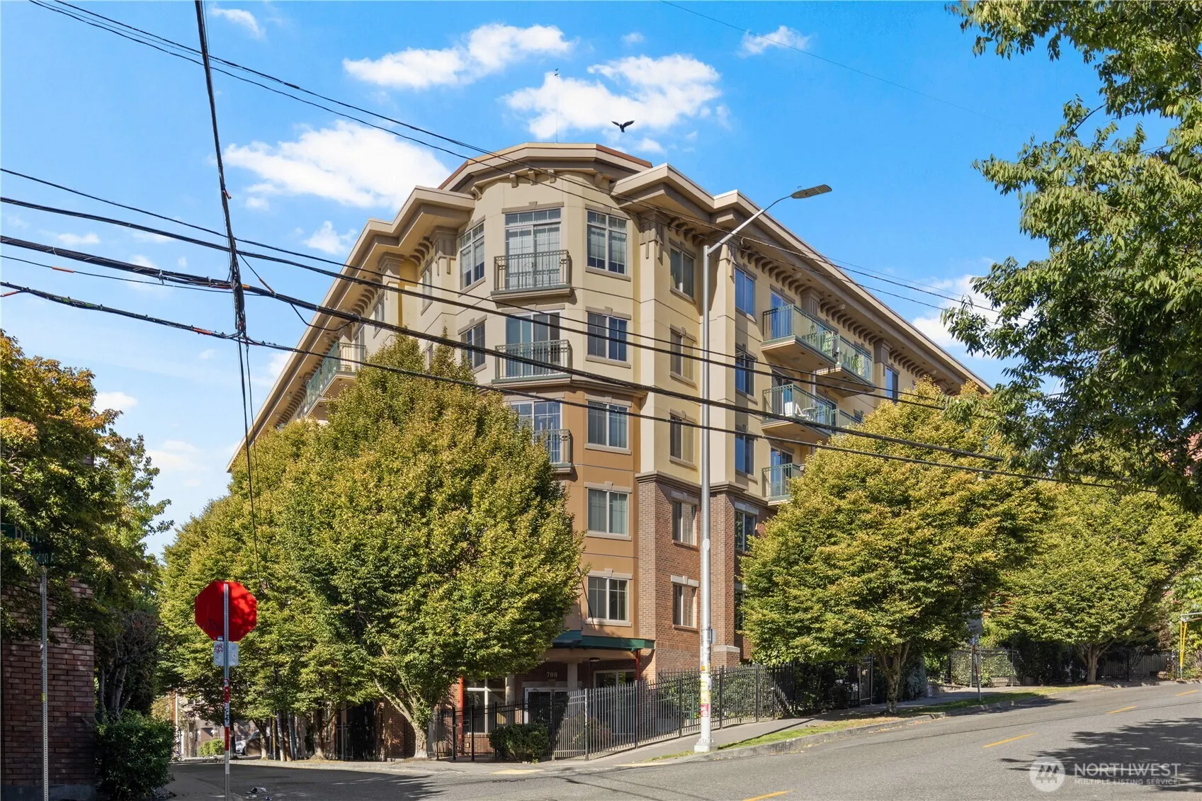 700 E Denny Way #PH3, Seattle, WA 98122