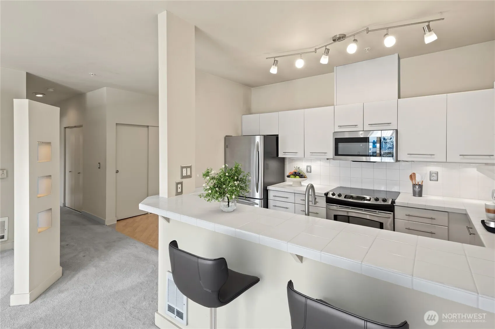 700 E Denny Way #PH3, Seattle, WA 98122