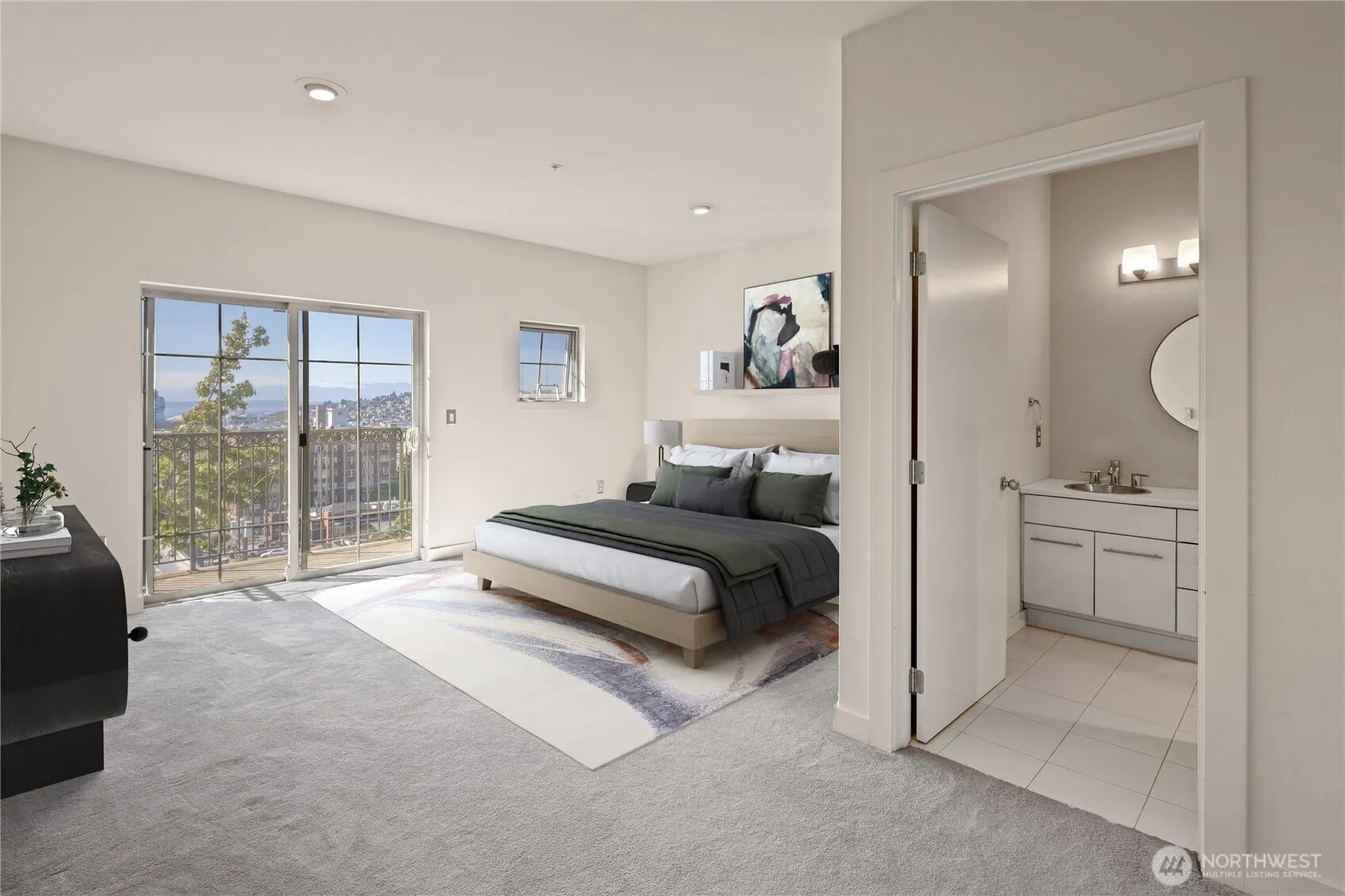 700 E Denny Way #PH3, Seattle, WA 98122