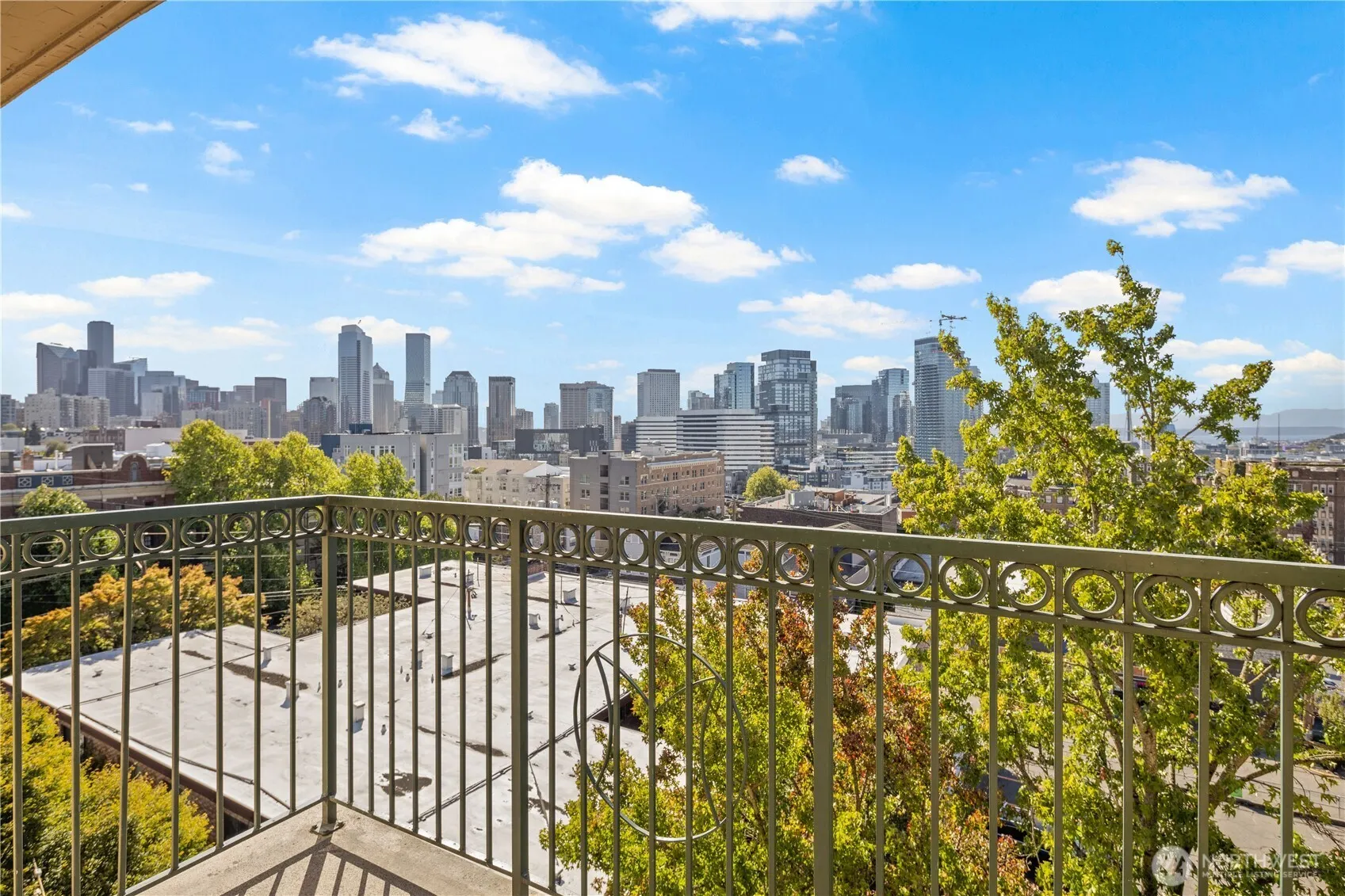 700 E Denny Way #PH3, Seattle, WA 98122