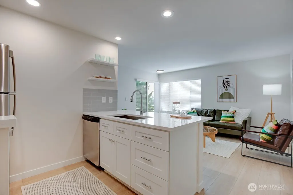 1312 6th Avenue N #9, Seattle, WA 98109
