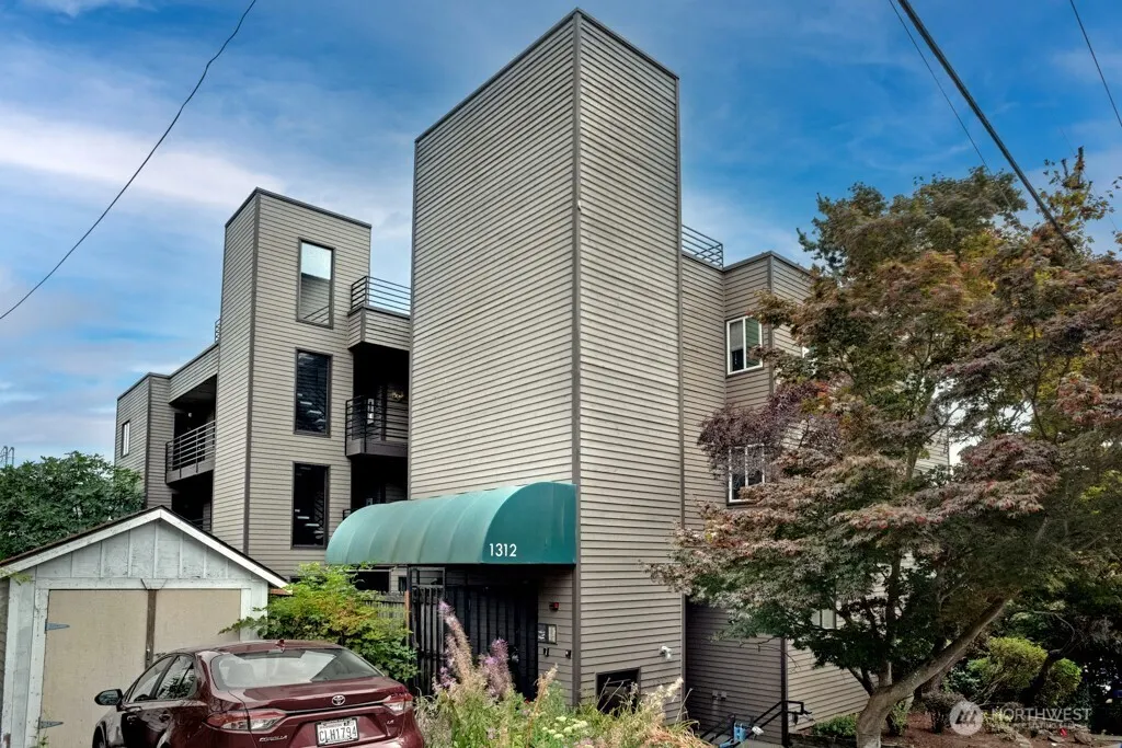 1312 6th Avenue N #9, Seattle, WA 98109