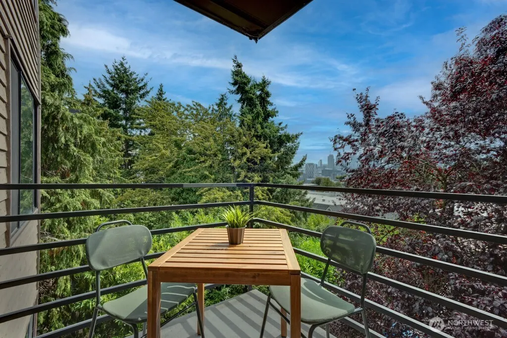 1312 6th Avenue N #9, Seattle, WA 98109