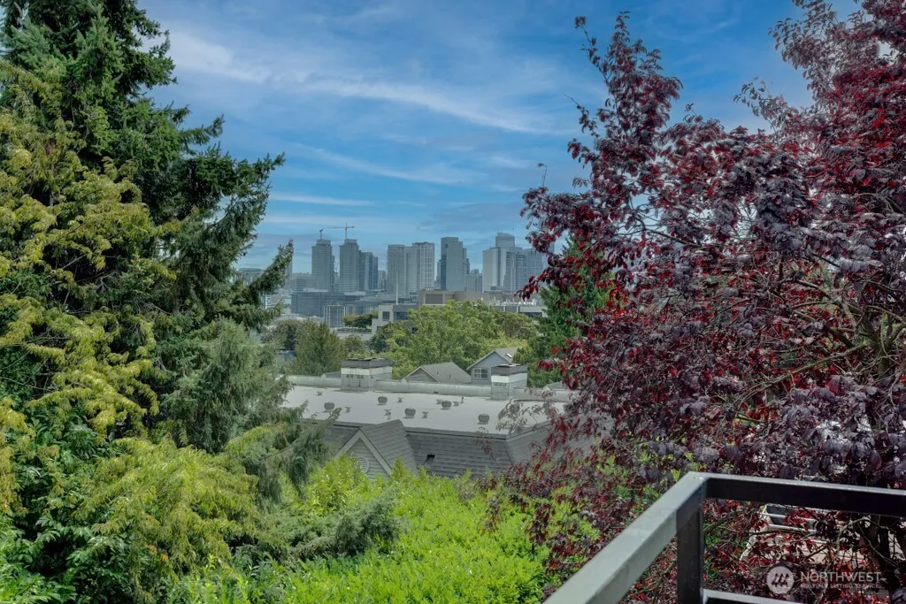 1312 6th Avenue N #9, Seattle, WA 98109