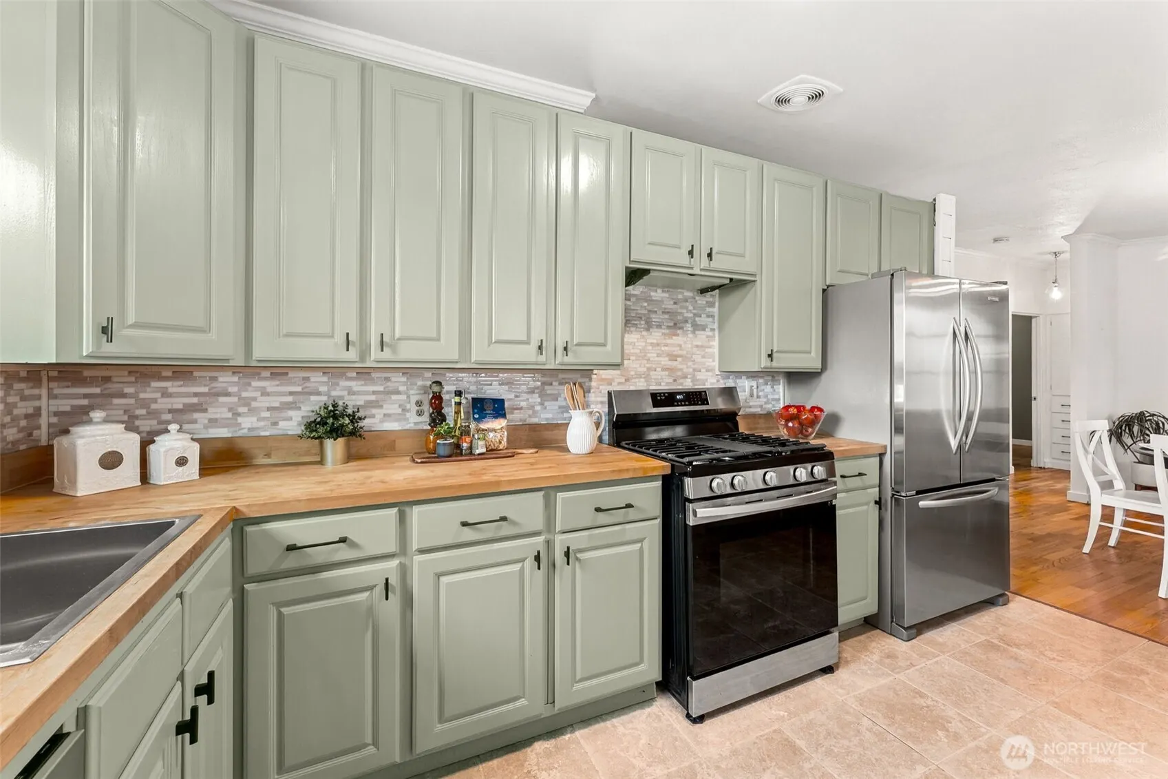 10705 11th Avenue SW, Seattle, WA 98146
