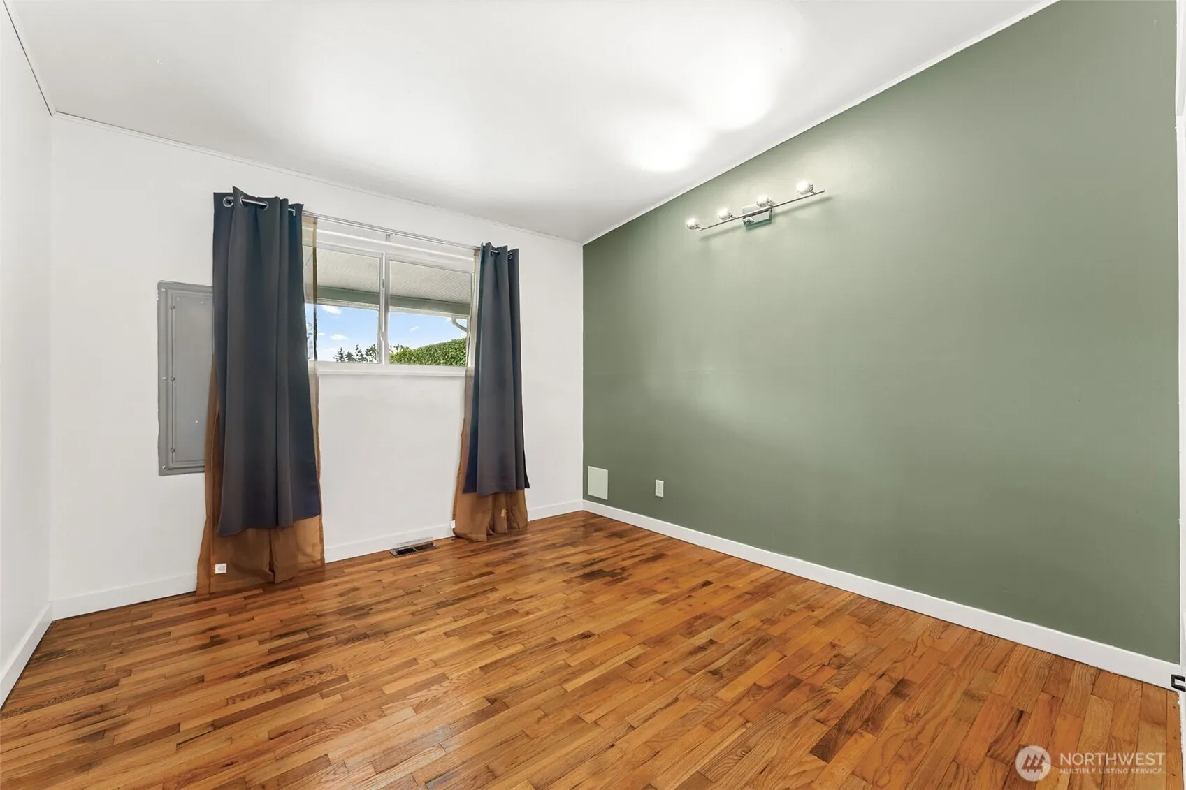 10705 11th Avenue SW, Seattle, WA 98146