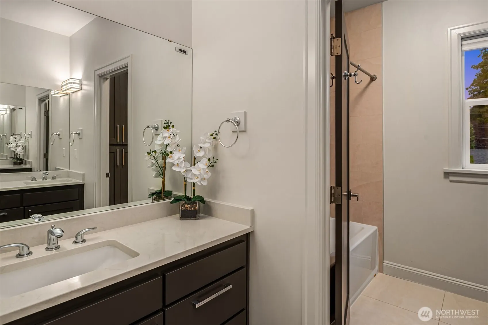 5249 36th Avenue NE, Seattle, WA 98105