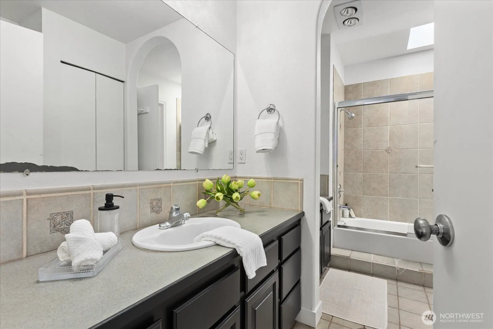 10016 NE 124th Place #108, Kirkland, WA 98034