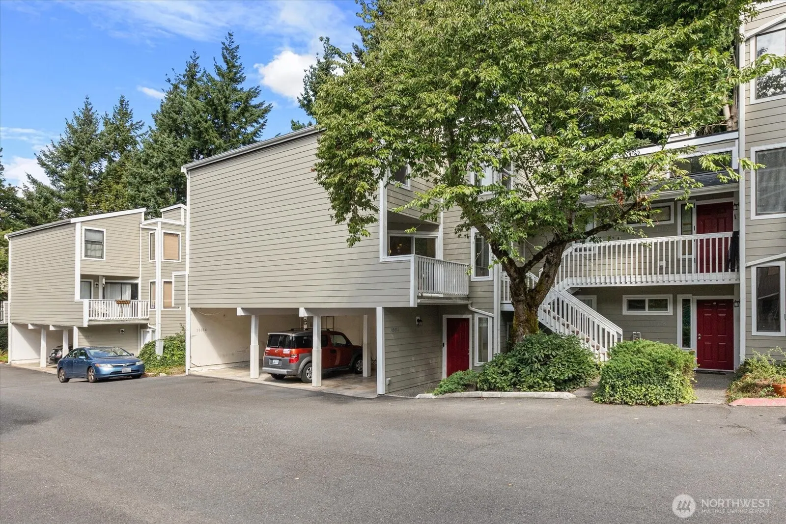 10016 NE 124th Place #108, Kirkland, WA 98034