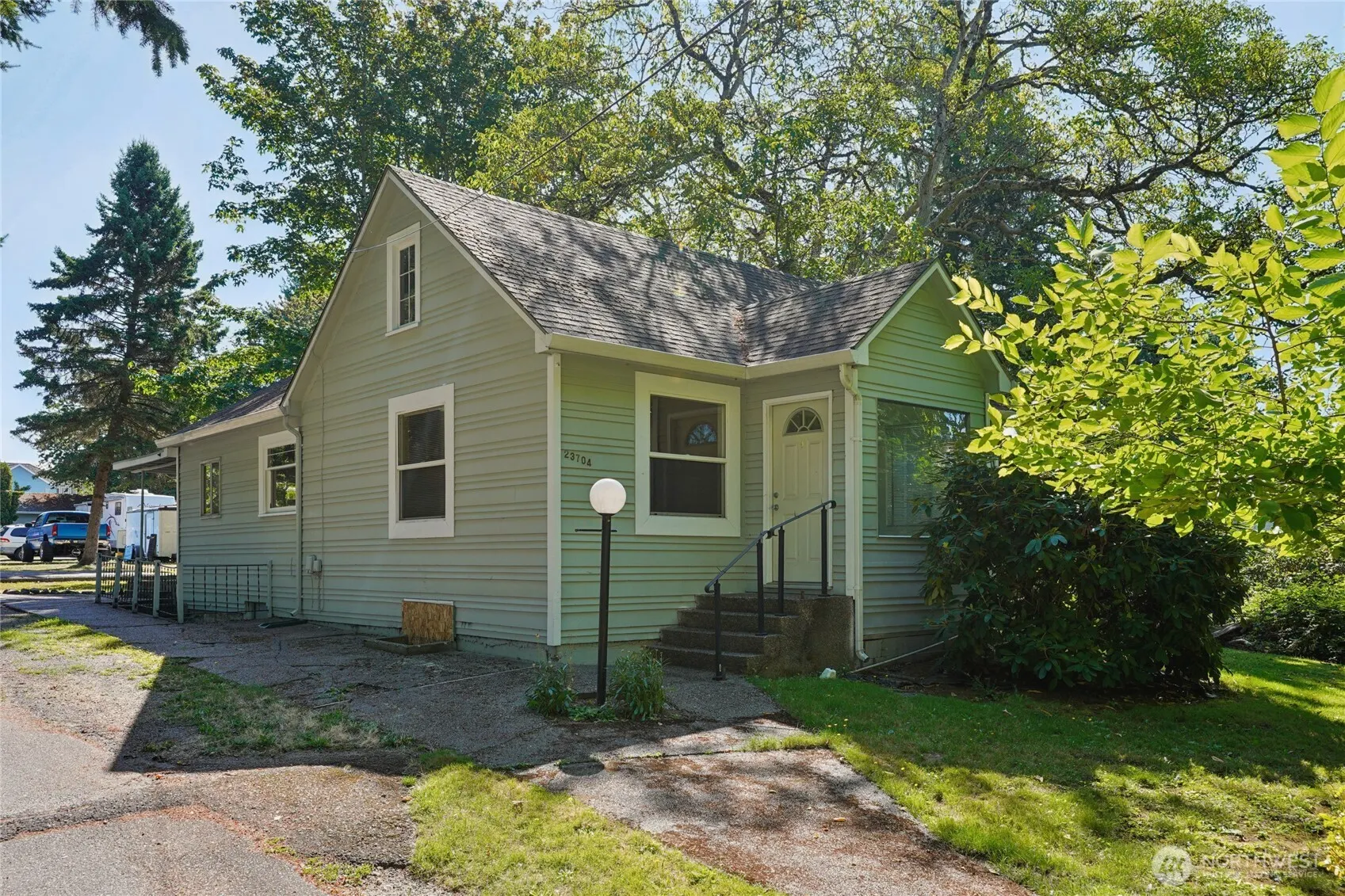 23704 112th Avenue SE, Kent, WA 98031