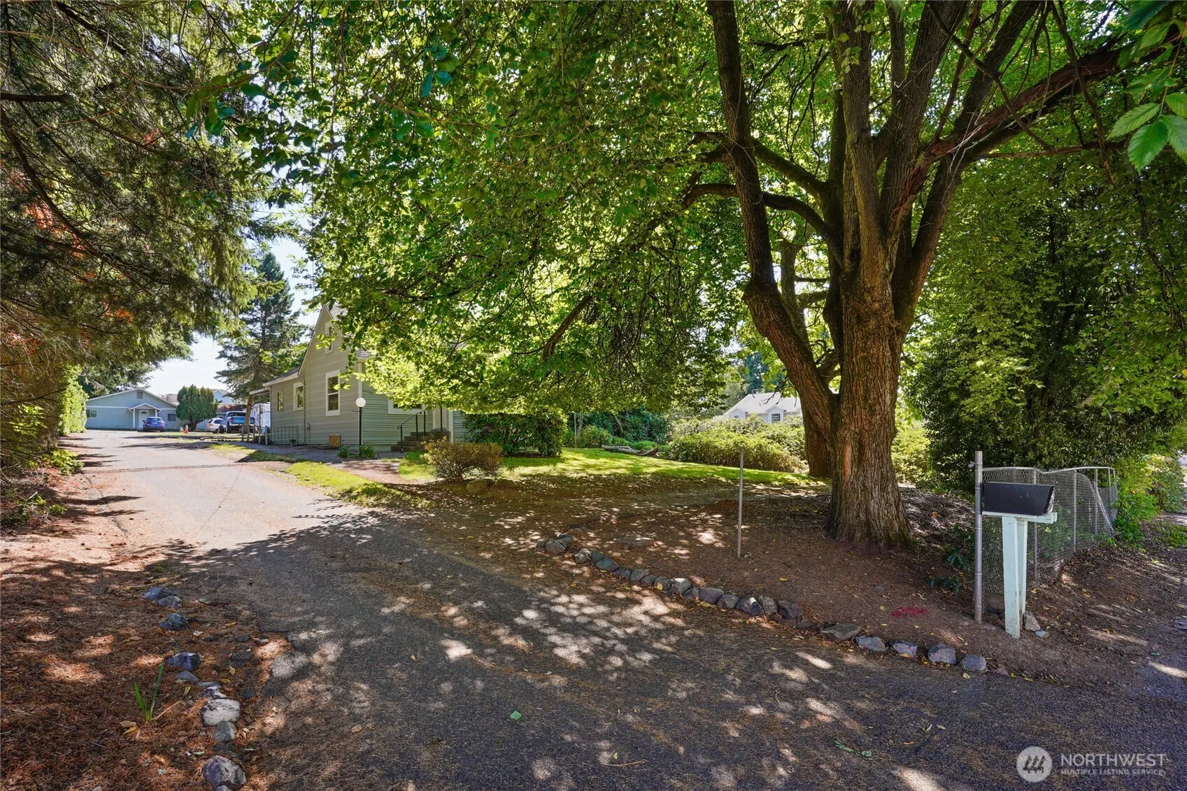 23704 112th Avenue SE, Kent, WA 98031