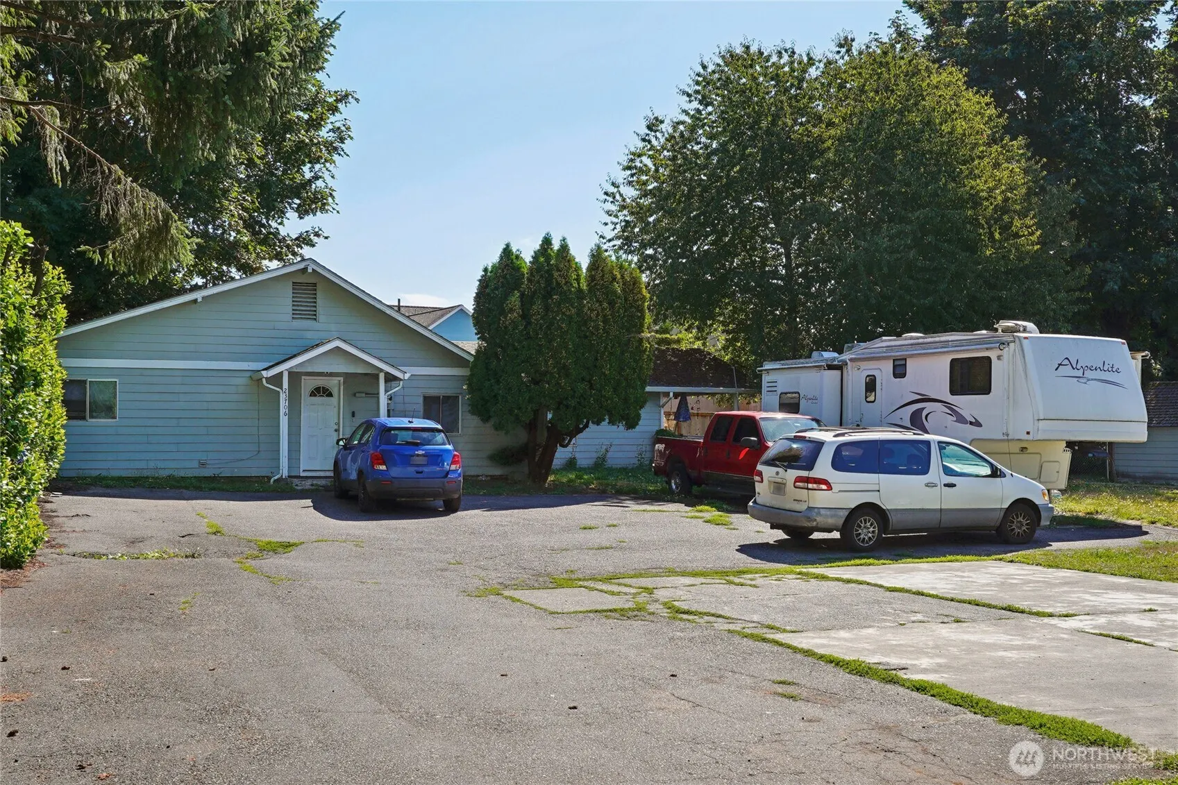23704 112th Avenue SE, Kent, WA 98031
