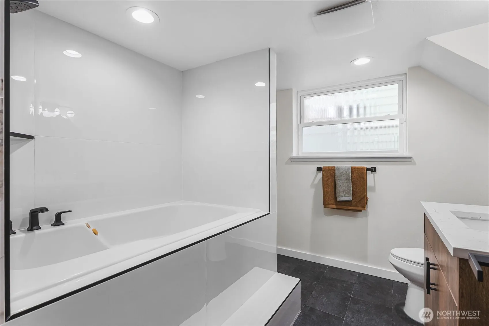 1121 E Guiberson Street , Kent, WA 98030