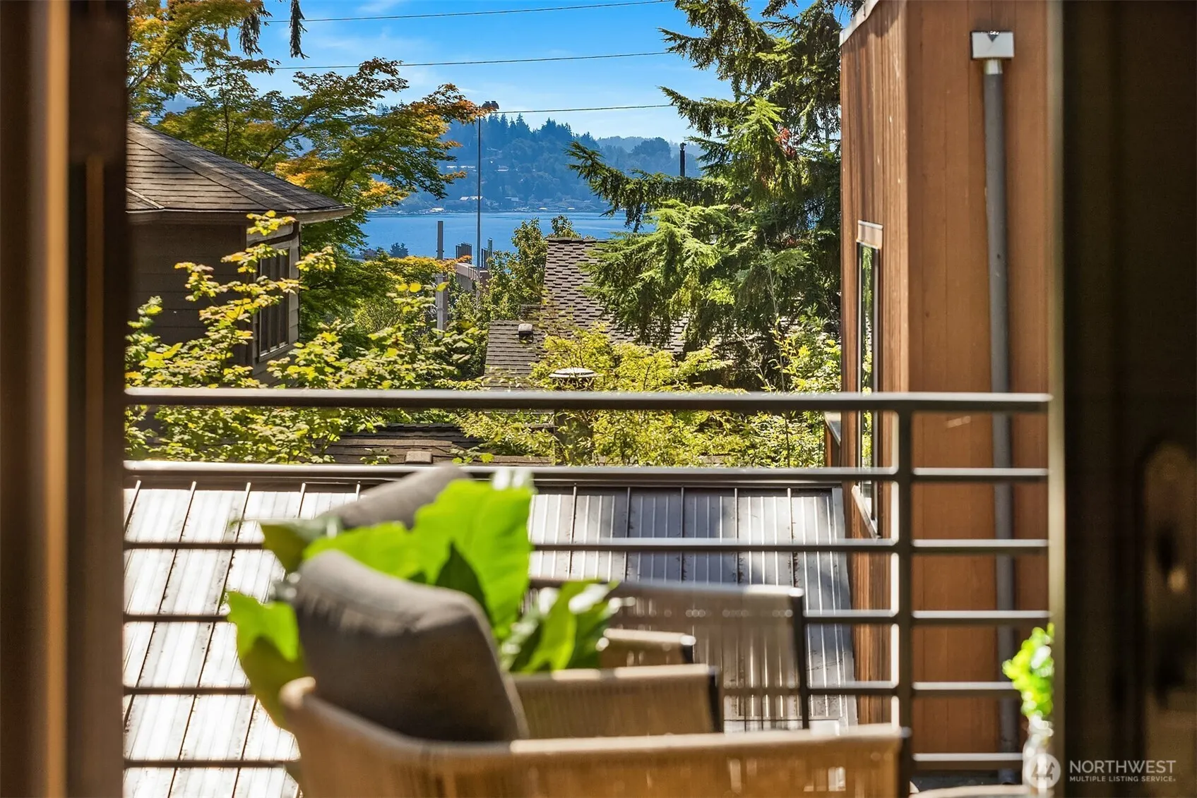 3138 108th Avenue SE, Bellevue, WA 98004