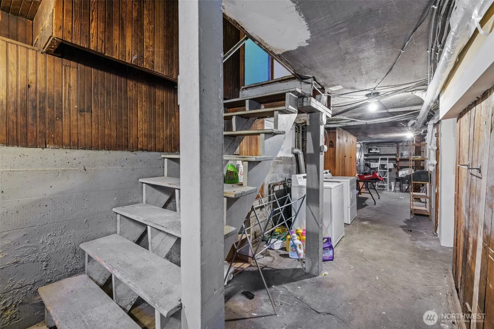 4701 5th Avenue NE, Seattle, WA 98105-4817