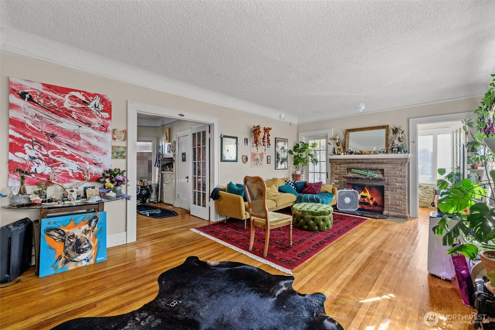 4701 5th Avenue NE, Seattle, WA 98105-4817
