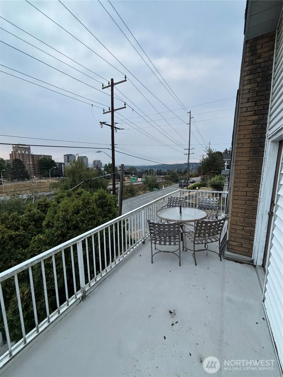 4701 5th Avenue NE, Seattle, WA 98105-4817