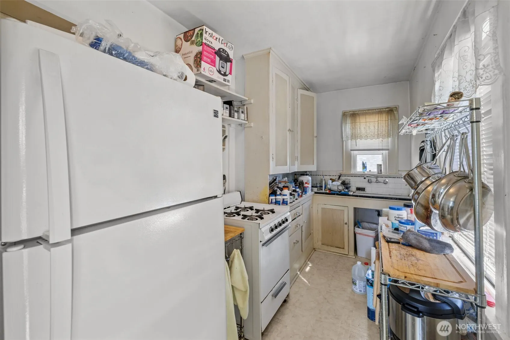 4701 5th Avenue NE, Seattle, WA 98105-4817