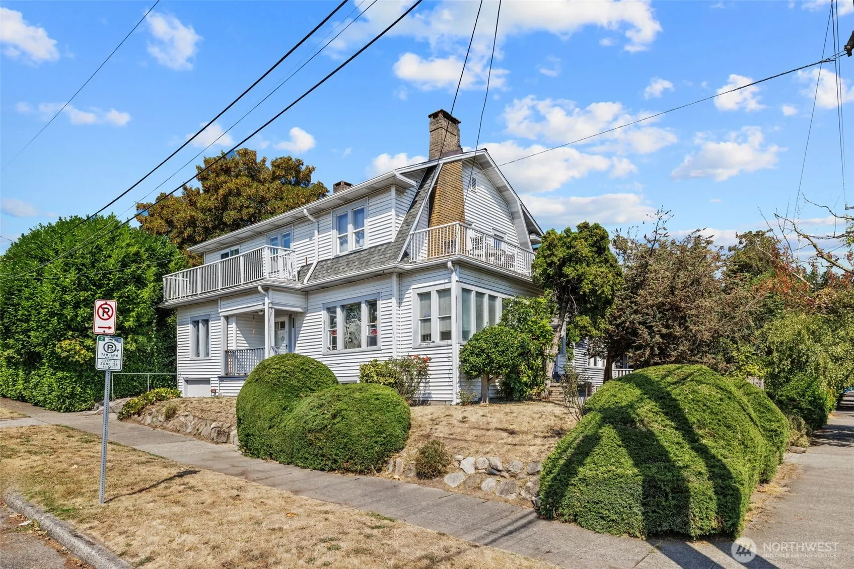 4701 5th Avenue NE, Seattle, WA 98105-4817