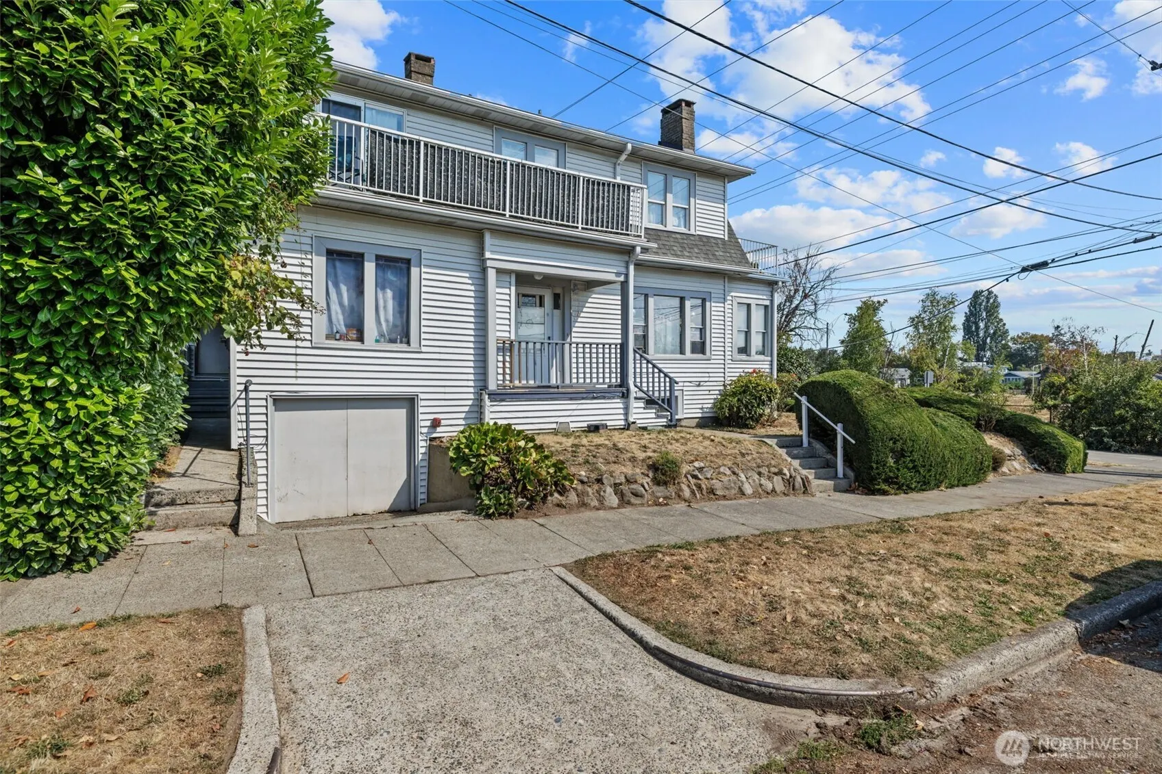 4701 5th Avenue NE, Seattle, WA 98105-4817