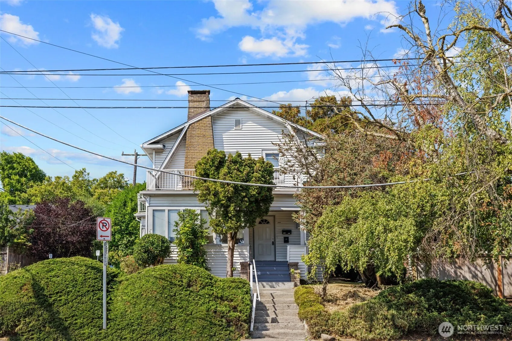 4701 5th Avenue NE, Seattle, WA 98105-4817