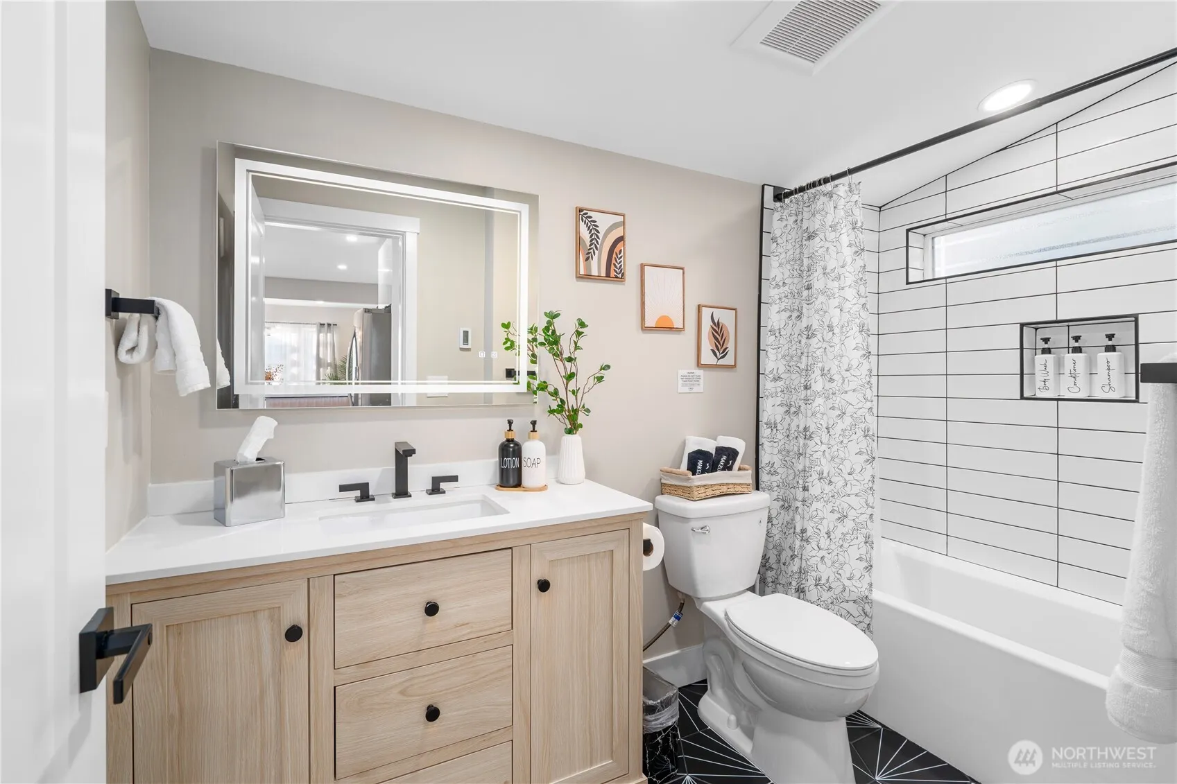 7901 16th Avenue SW, Seattle, WA 98106