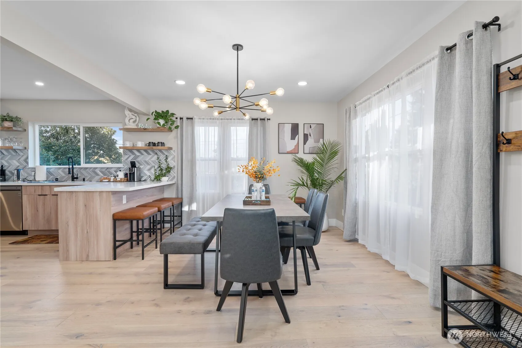 7901 16th Avenue SW, Seattle, WA 98106