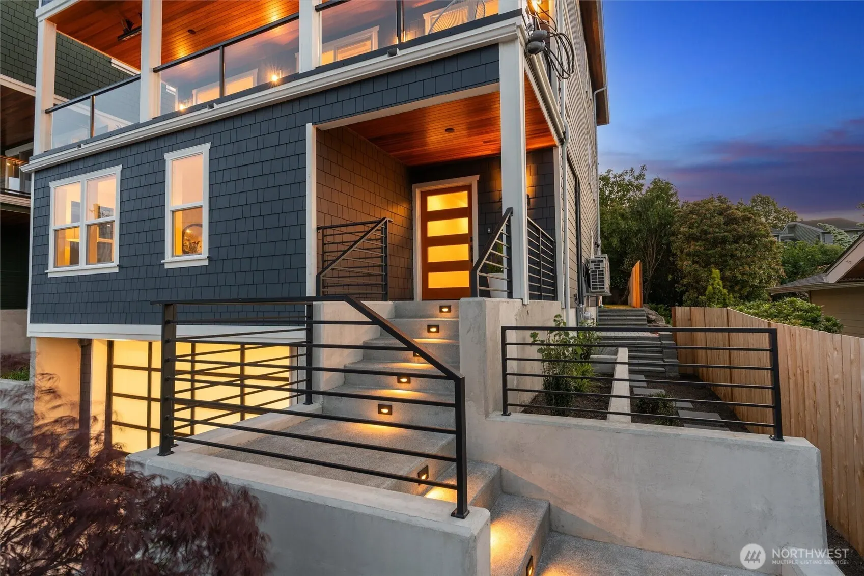 2571 26th Avenue W, Seattle, WA 98199