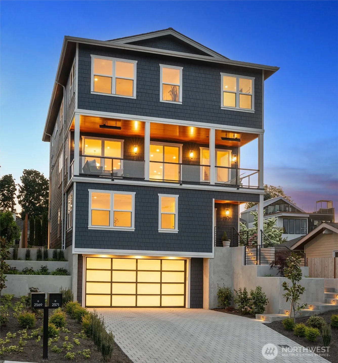2571 26th Avenue W, Seattle, WA 98199