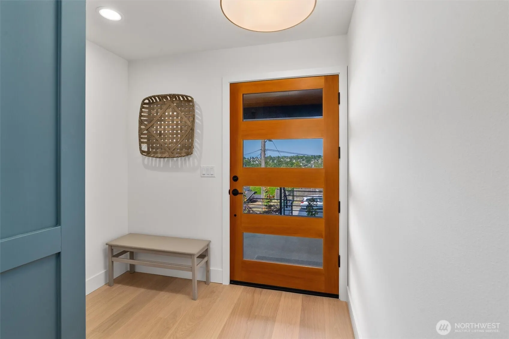 2571 26th Avenue W, Seattle, WA 98199