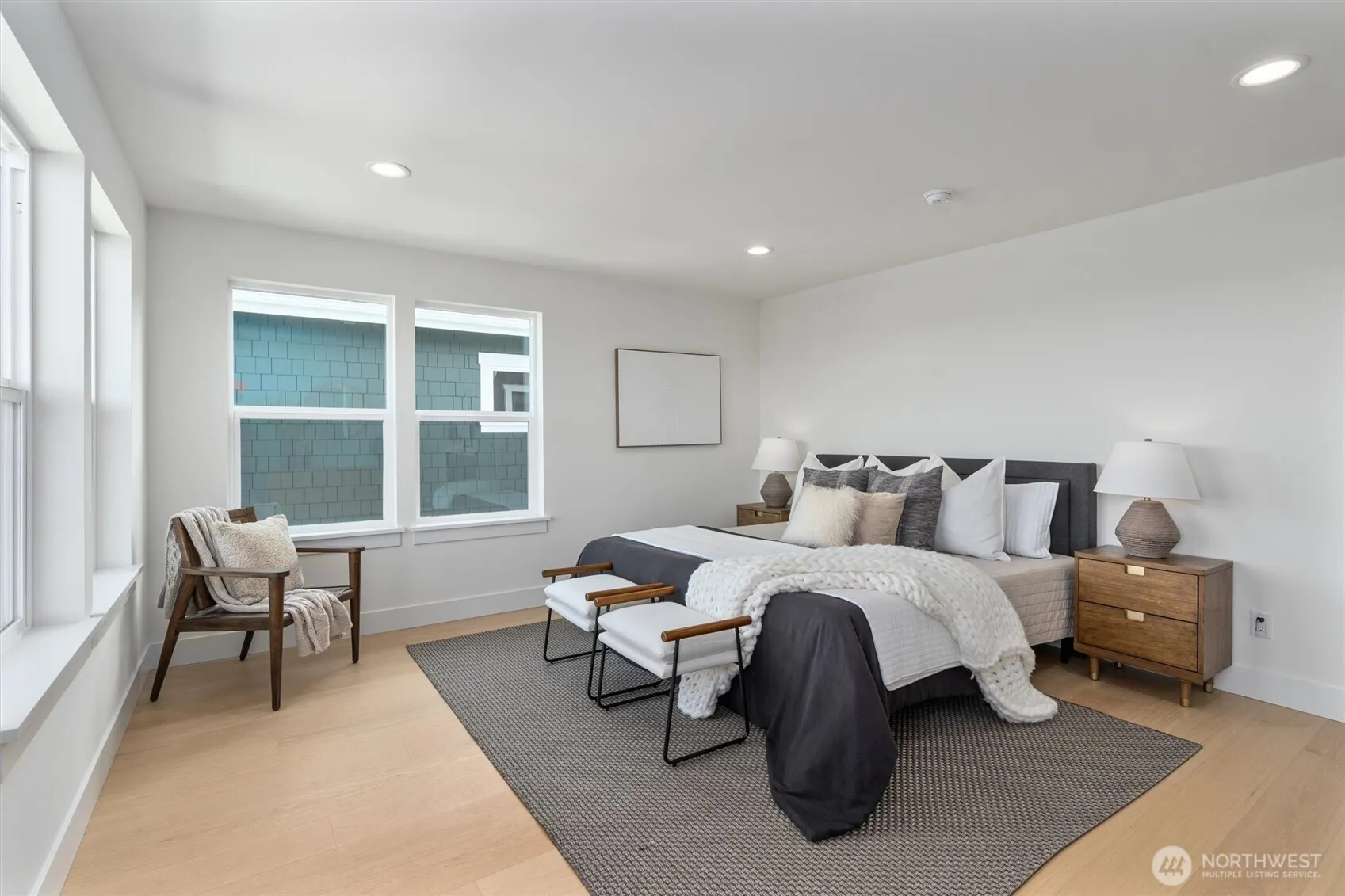 2571 26th Avenue W, Seattle, WA 98199