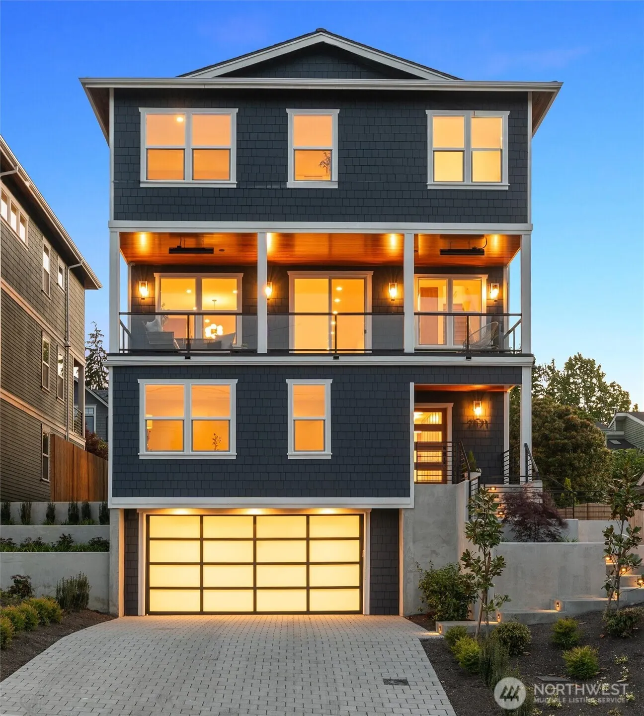 2571 26th Avenue W, Seattle, WA 98199