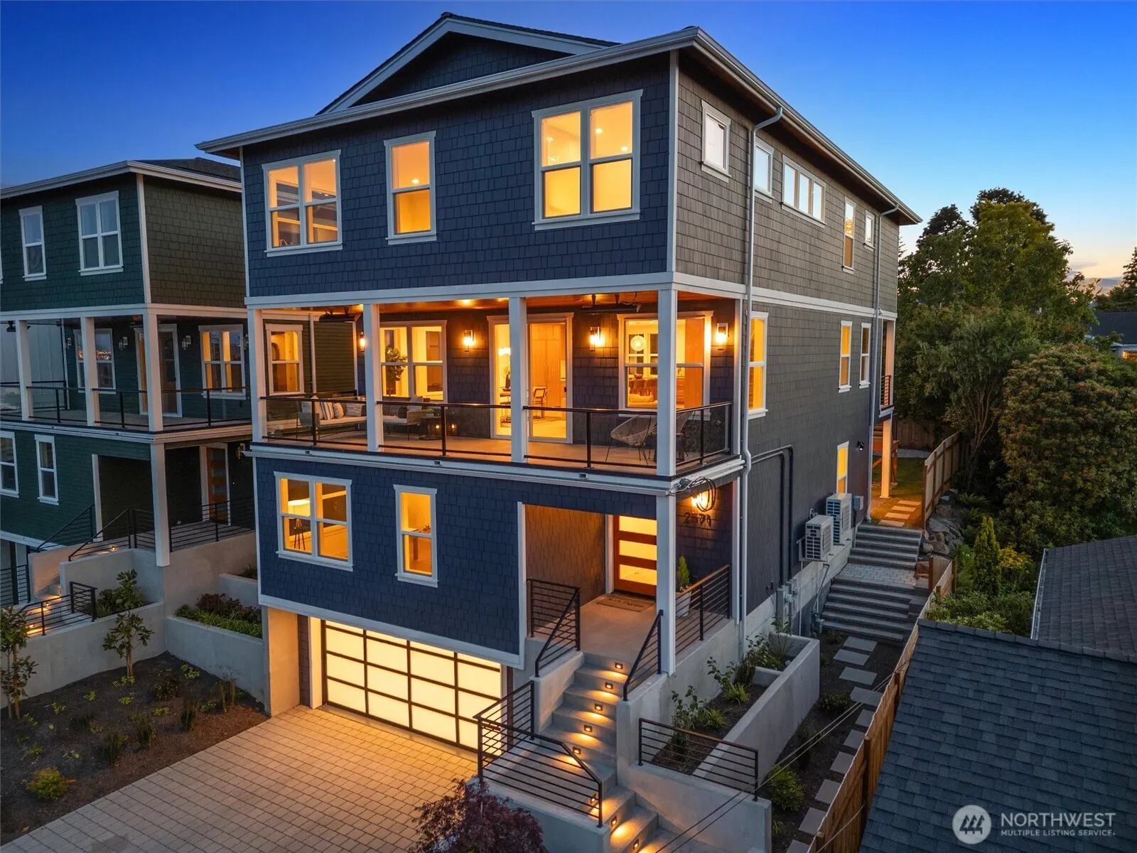 2571 26th Avenue W, Seattle, WA 98199